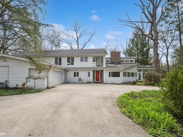 471 White Oak Ln, Riverwoods, IL 60015