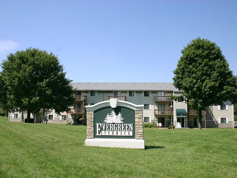 Evergreen Terrace — Photo 2