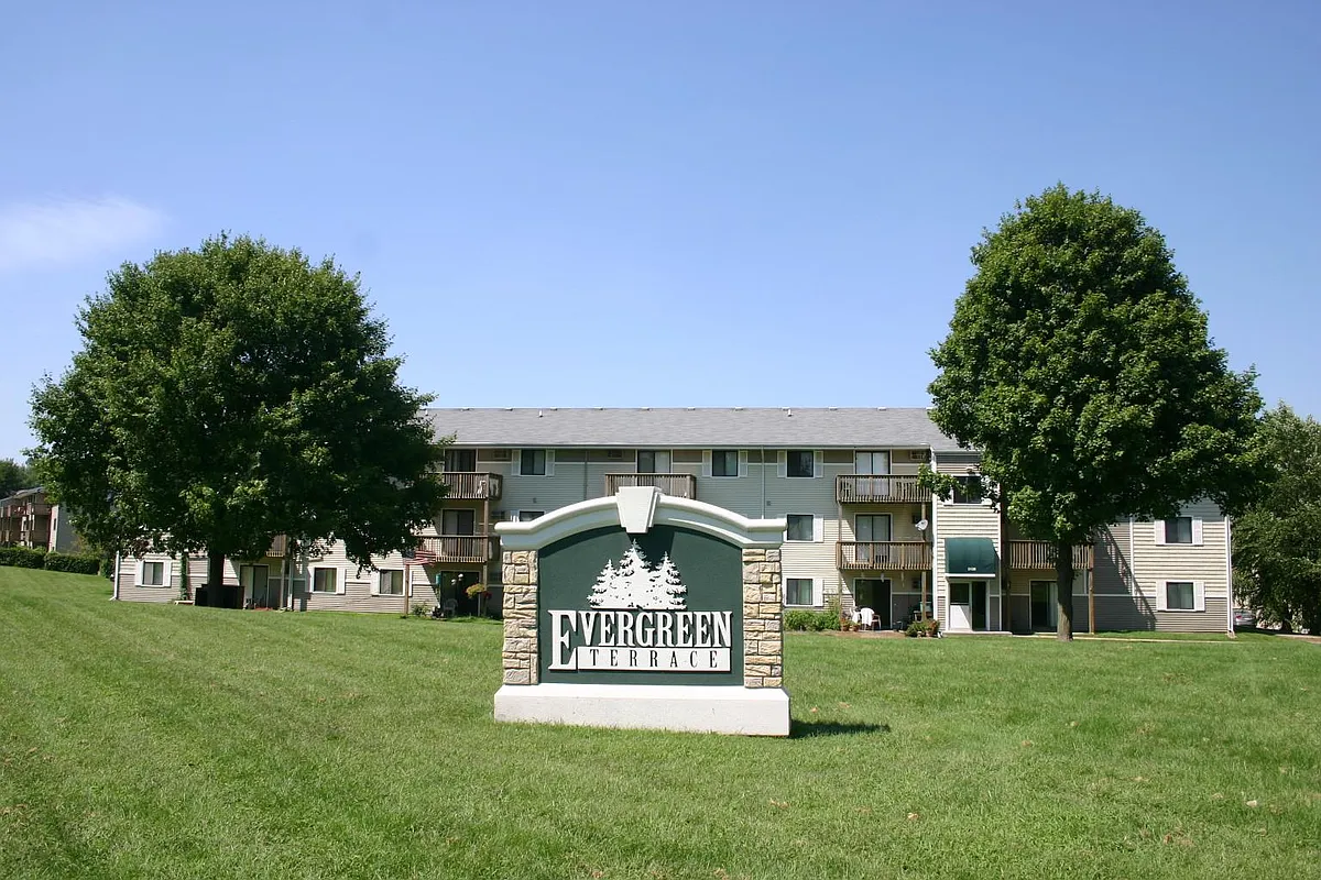Building Photo - Evergreen Terrace