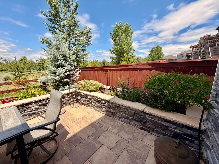 1820 Hydrangea Dr — Photo 32