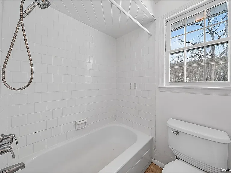 64 Bayberry Dr — Photo 18