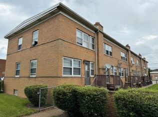 710 E 119th St, Whiting, IN 46394