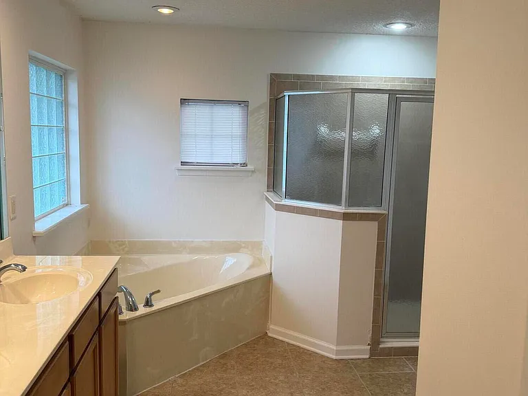 1603 Canopy Oaks Dr — Photo 9