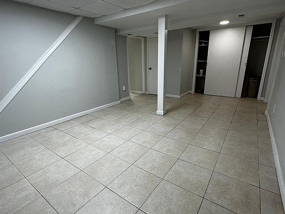2nd image of 1087 Grand Blvd