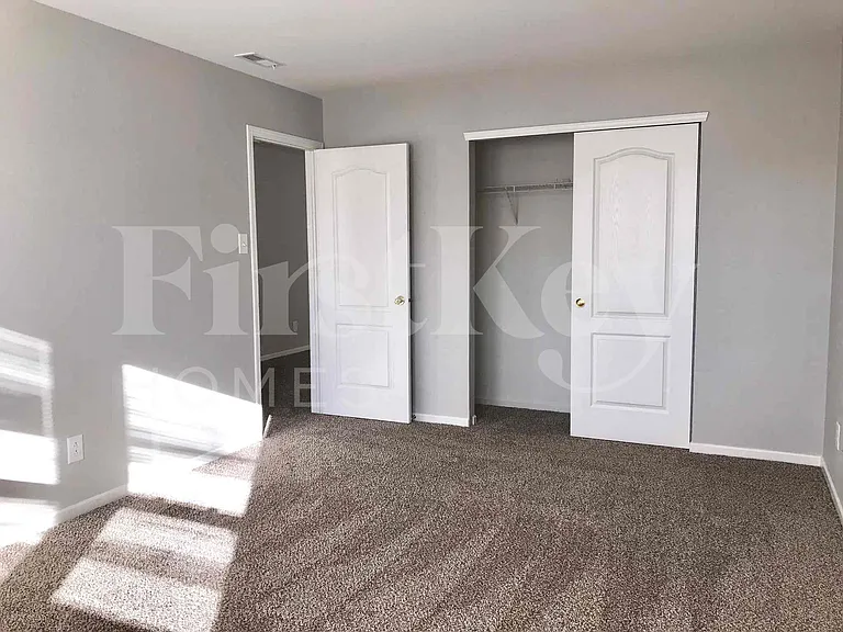 15400 Gallow Ln — Photo 8