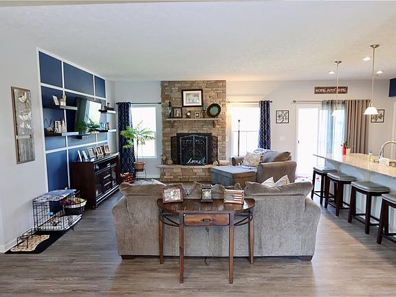 5th image of 6751 Maplebrooke Trce