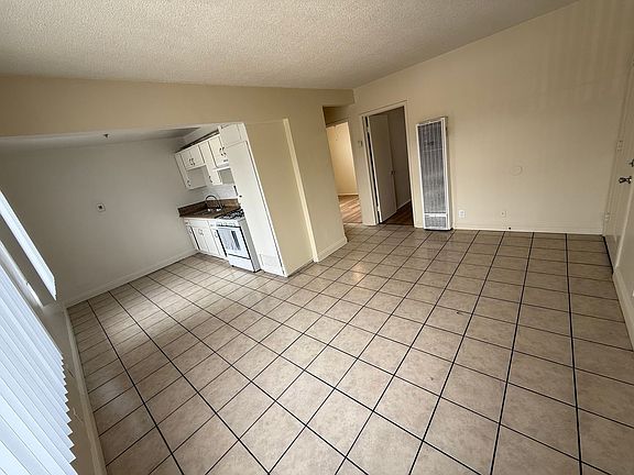 4th image of 923 E Colden Ave APT 4