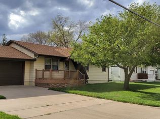 227 S Luther Rd, Fremont, NE 68025