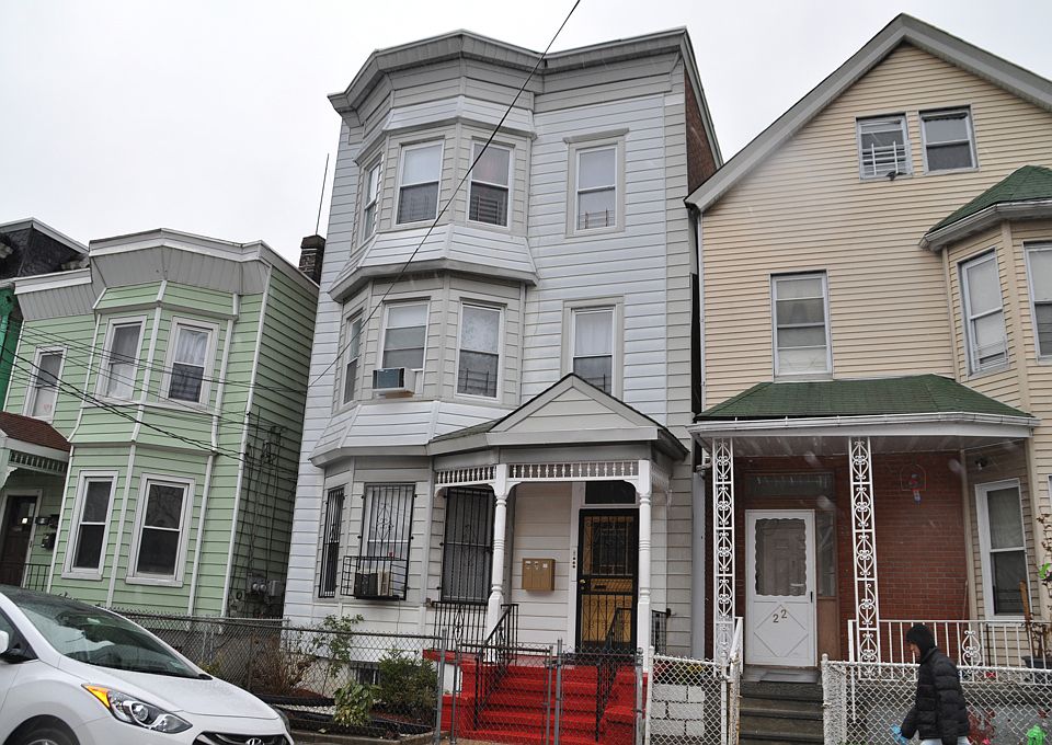 1st image of 24 Poplar St #3