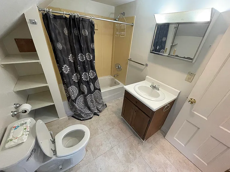 49 E Center St #2 — Photo 8