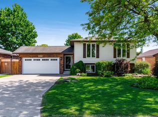 1615 Elmwood Ave, Lakeshore, ON N8L 1C5
