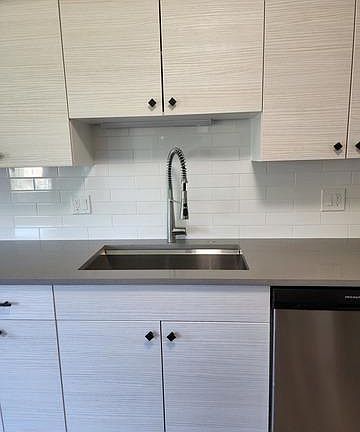 4th image of 690 Cross Creek Dr W #A2