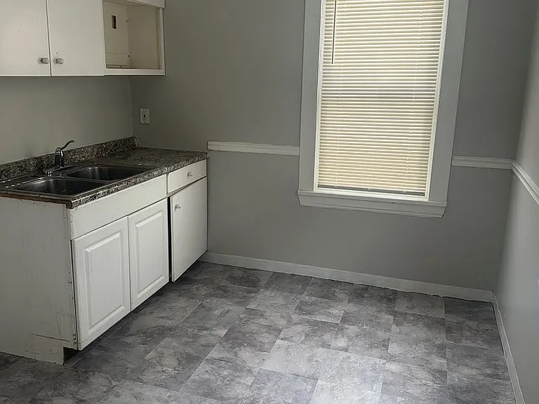 9710 Lamontier Ave — Photo 11