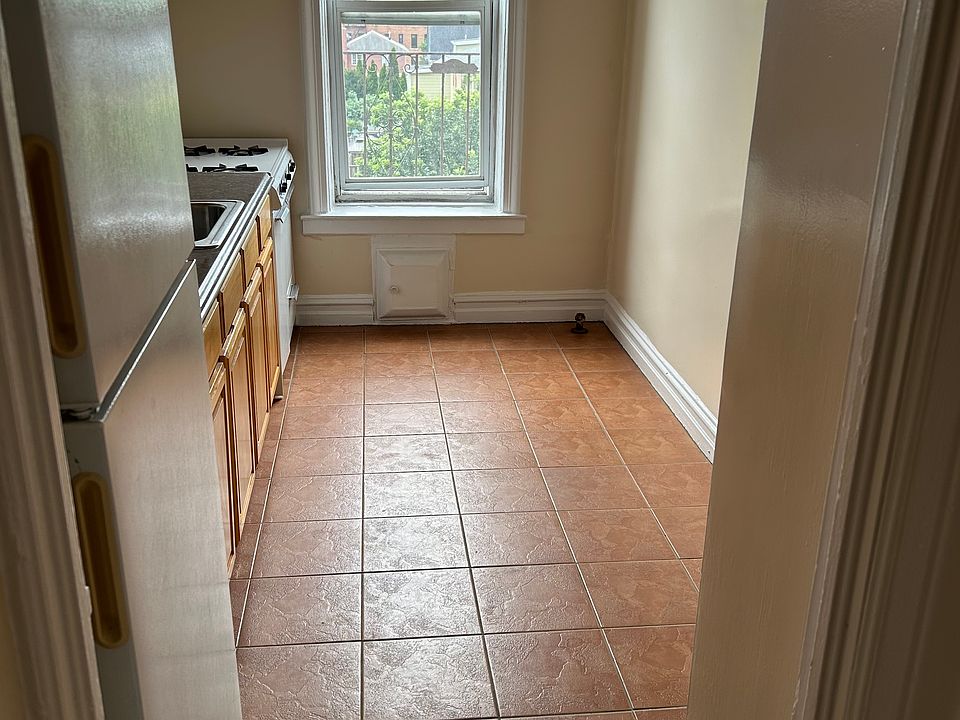 1st image of 15109 34th Ave APT 4C