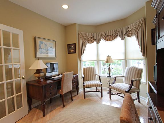 3rd image of 1578 Horseshoe Dr