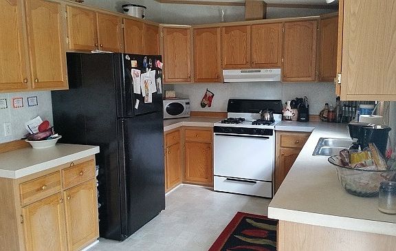 5th image of 10 Longmeadow Dr
