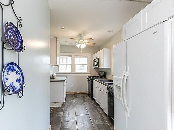 3rd image of 302 E Seneca Tpke