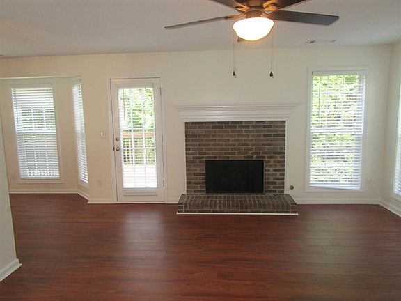 4th image of 225 Sasnett Dr
