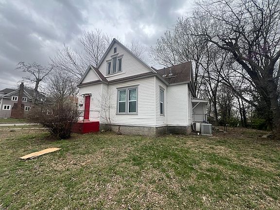2nd image of 202-204 S Roane St