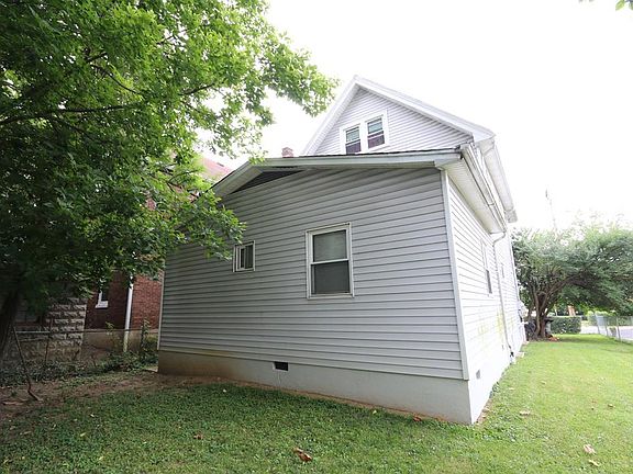 5th image of 3426 Woodburn Ave