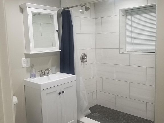 5th image of 5343 W Drummond Pl #G1