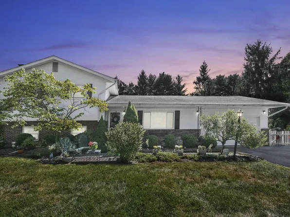 90 Lorraine Blvd, Pickerington, OH 43147