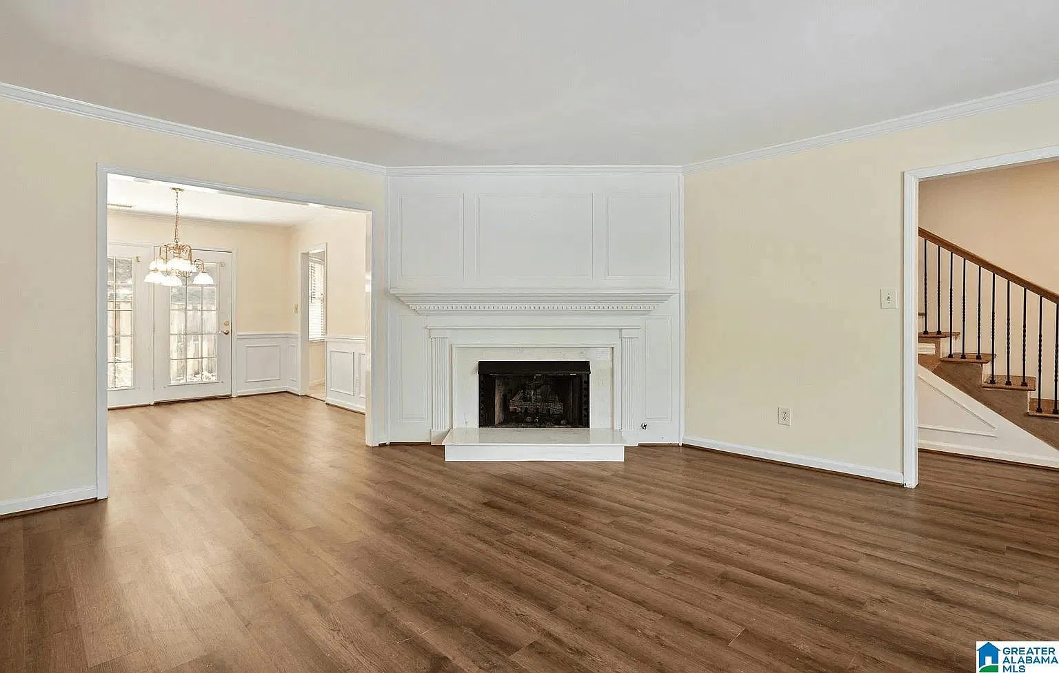 3 bed, 2.5 bath, $2,100 — Photo 2