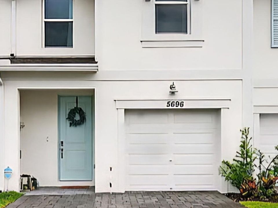 1st image of 5696 SE Edgewater Circle