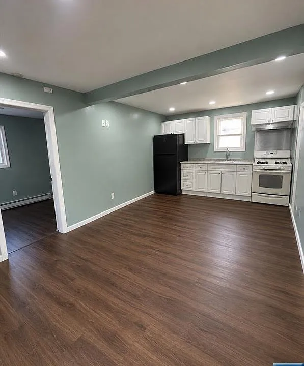 63 Niehaus Ave
