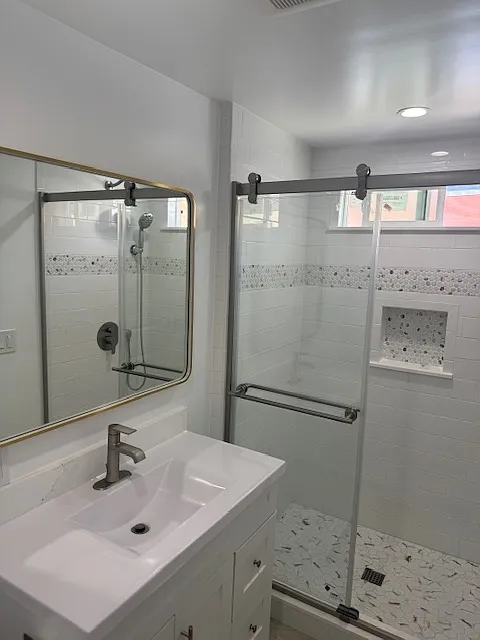 1 bed, 700 sqft, $1,600 — Photo 3