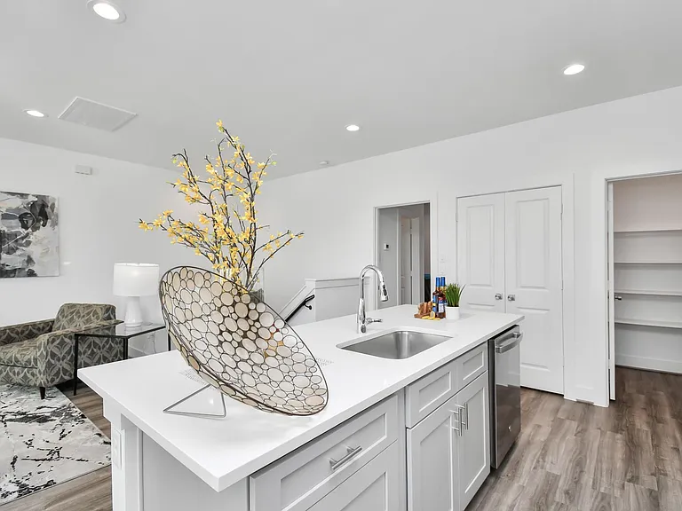 9029 Laverne Oak Ln — Photo 14