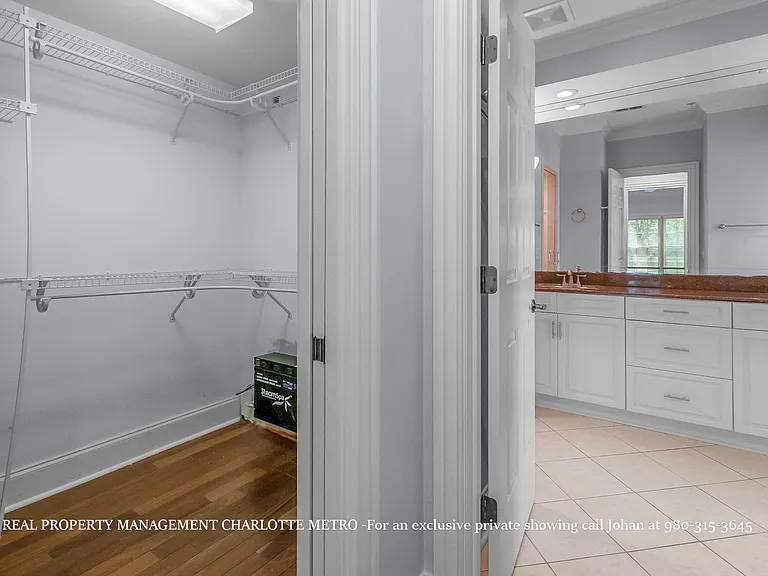 529 Queens Rd — Photo 51