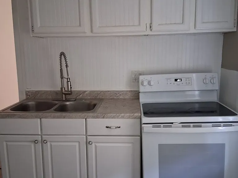 121 S 5th St — Photo 36