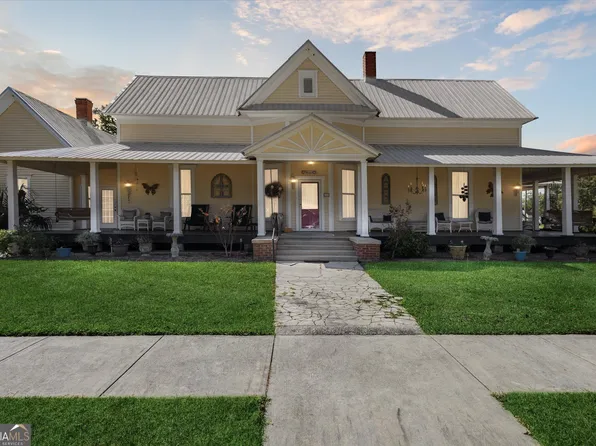 610 W Liberty St, Claxton, GA 30417