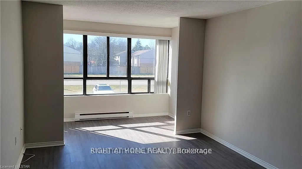2 bed, $1,900 — Photo 4