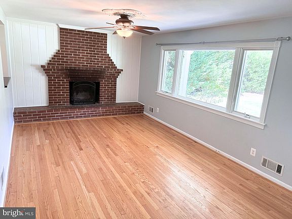 5th image of 90 Avondale Cir