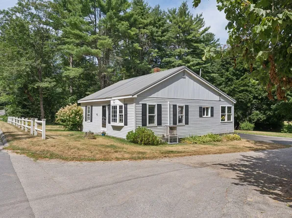2 Boulder Road, Raymond, ME 04071