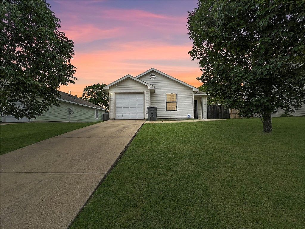1635 Red Cloud Dr, Dallas, TX 75217 Zillow