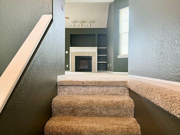 3rd image of 1547 Legend Trail Dr Unit B