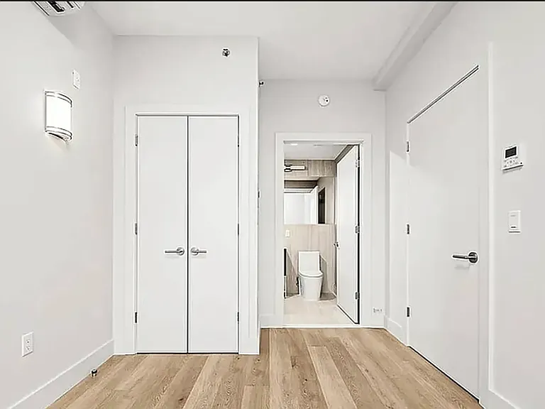 1535 New York Ave #6R — Photo 6