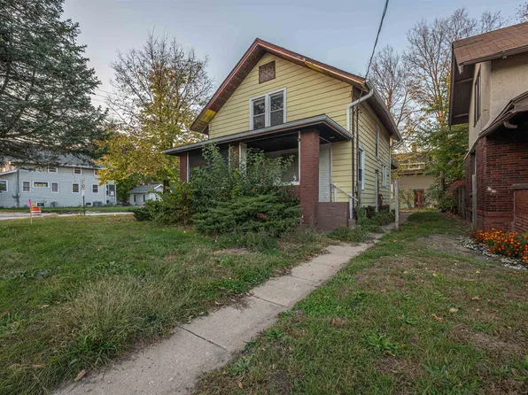 1425 Auburn St, Rockford, IL 61103