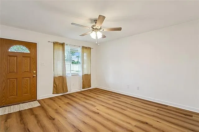 3 bed, 1.5 bath, 1256 sqft, $1,525 — Photo 2