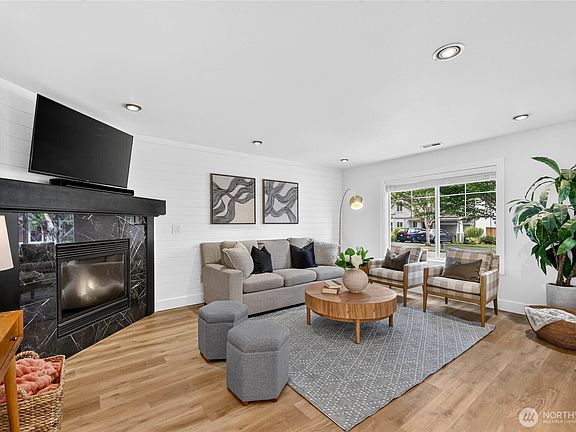 4th image of 33903 Sorenson Street SE
