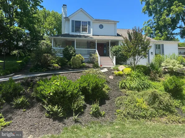 15 Ridge View Dr, Westminster, MD 21157