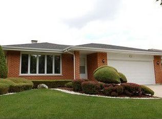 1421 Schramm Dr, Westmont, IL 60559