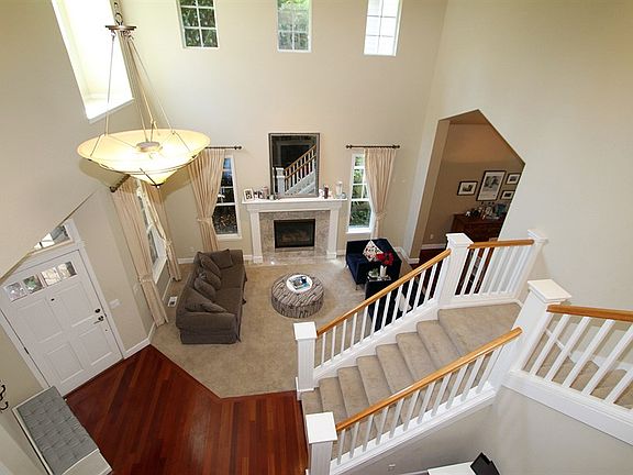 4th image of 9832 NE 26th St