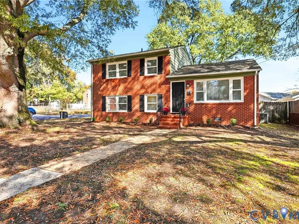 702 Old Town Dr, Colonial Heights, VA 23834