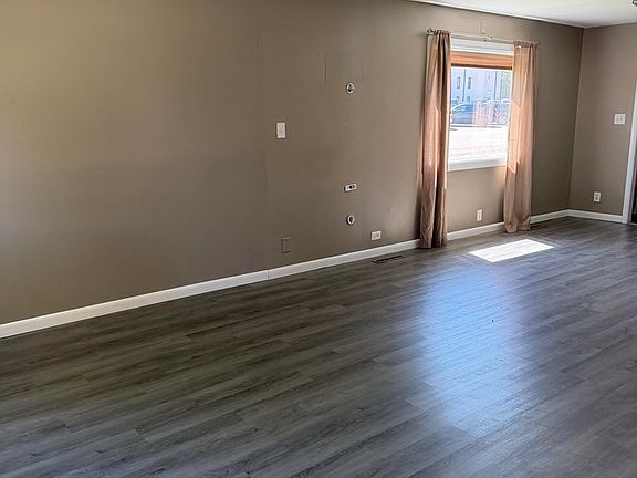 3rd image of 307 16th St