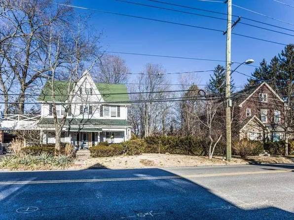 21 W Ivy Ln, Englewood, NJ 07631