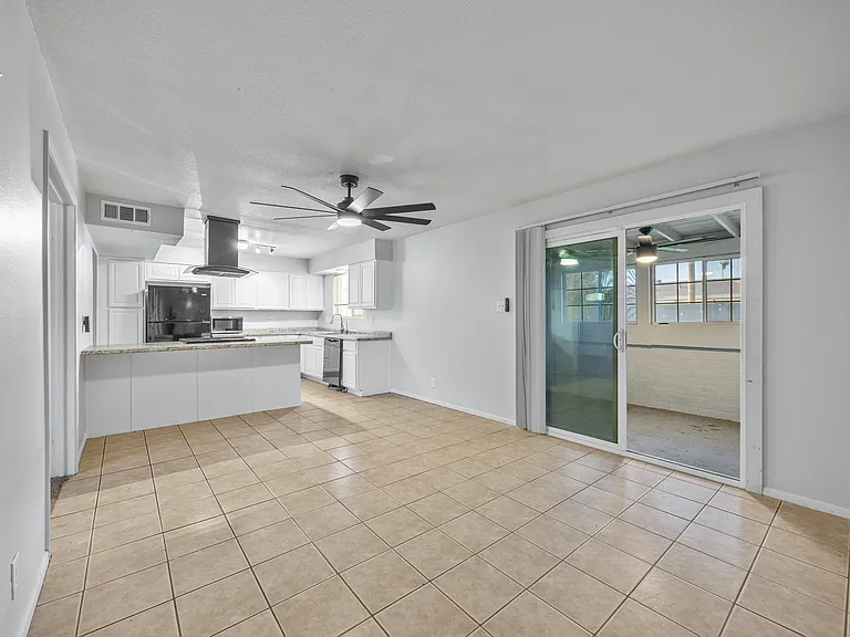 3702 W Tuckey Ln — Photo 13